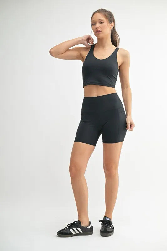 MONO B Venice Cloud Light U-back Active
Tank