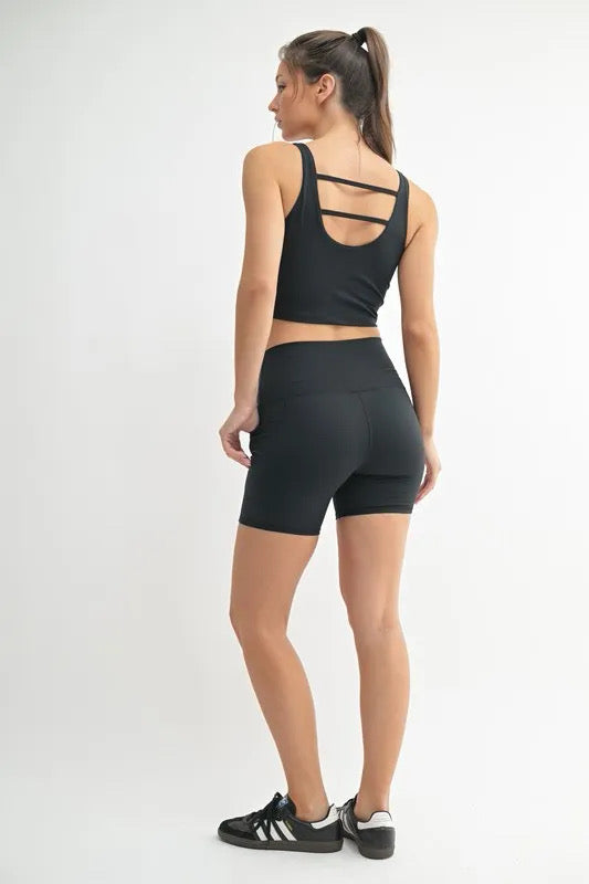MONO B Venice Cloud Light U-back Active
Tank