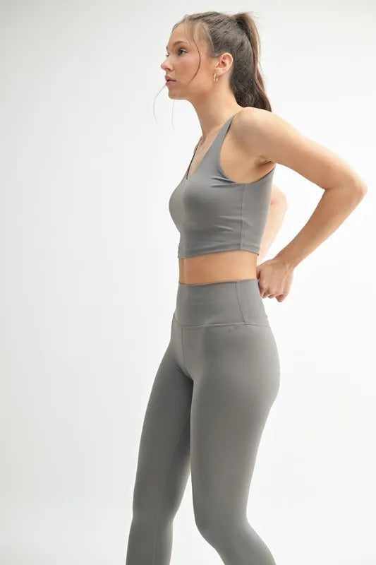 MONO B Venice Cloud Light U-back Active
Tank