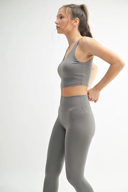 MONO B Venice Cloud Light U-back Active
Tank